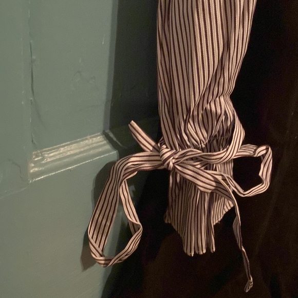 SOCIALITE dress with tie details on arm, size S - Picture 2 of 2